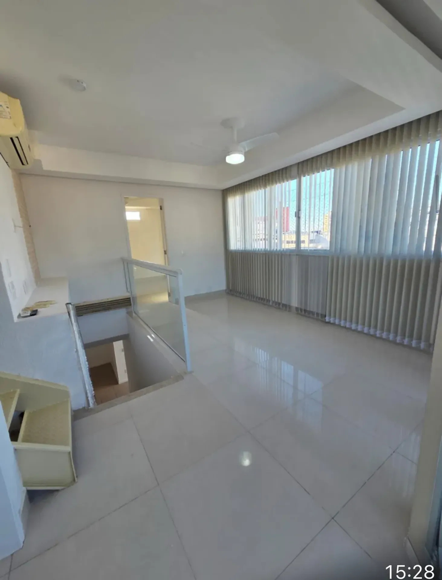 Unfurnished 3-bedroom apartment with terrace views — photo 34