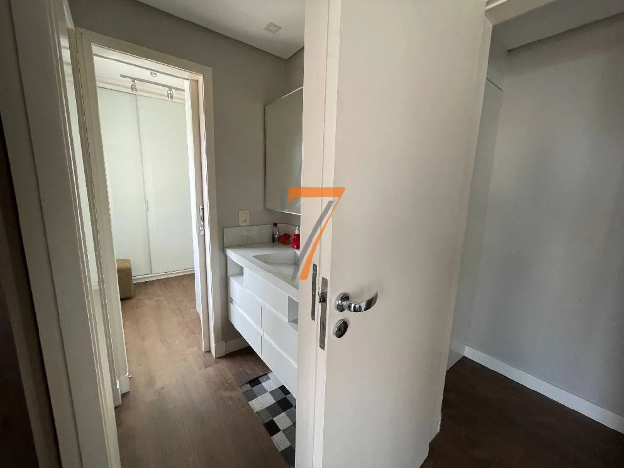Furnished penthouse with 2 en-suite bedrooms and 210 m² — photo 69