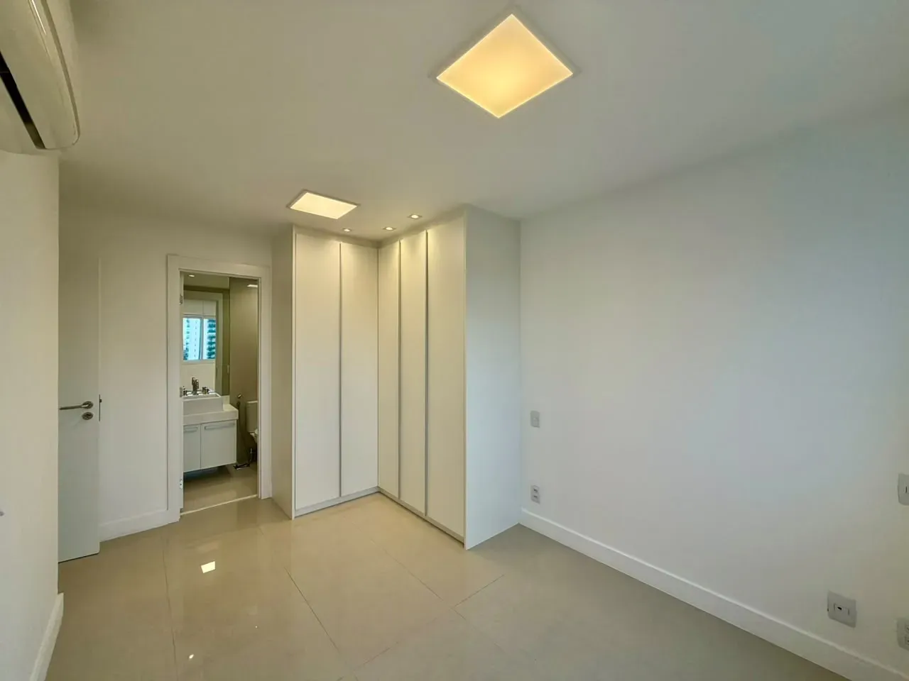 2-bedroom apartment with a park view in Rio de Janeiro — photo 5