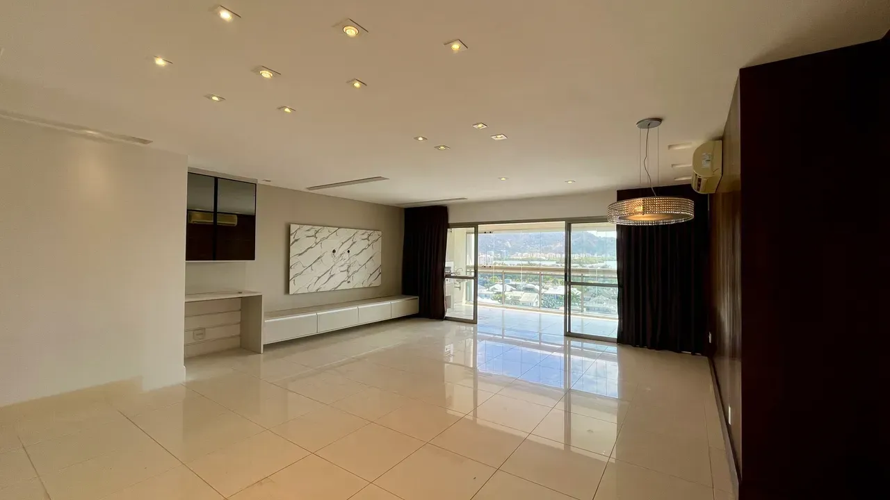 Rental apartment with 4 bedrooms and enclosed balcony — photo 6