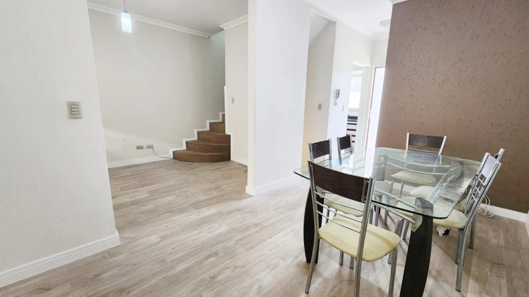3 quartos e piso de madeira ou laminado: casa de 110 m² — photo 9