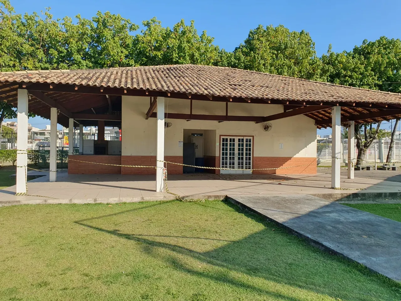 House, 296 m², with a private BBQ — photo 18