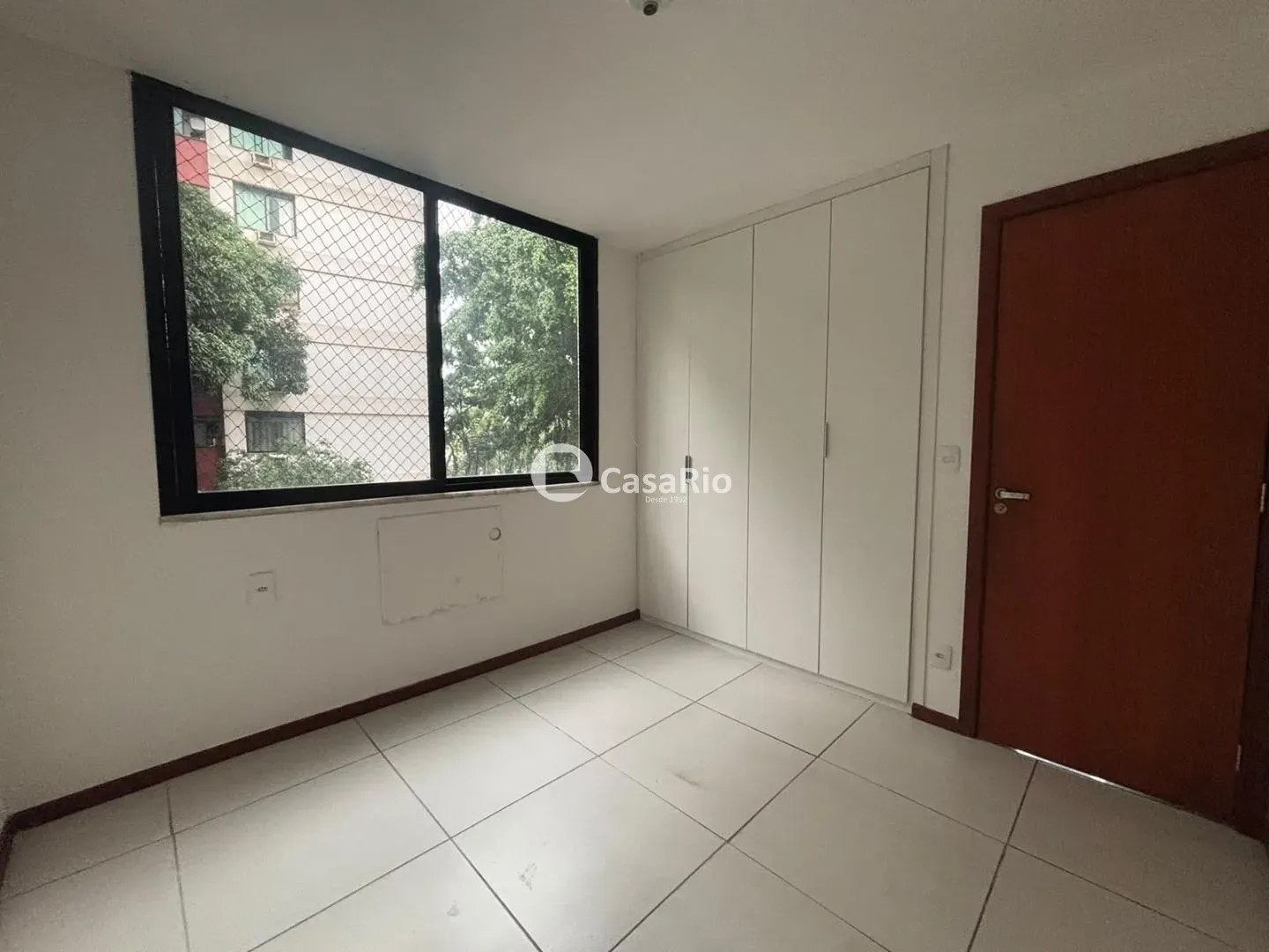 3-bedroom apartment with a suite and balcony — photo 4