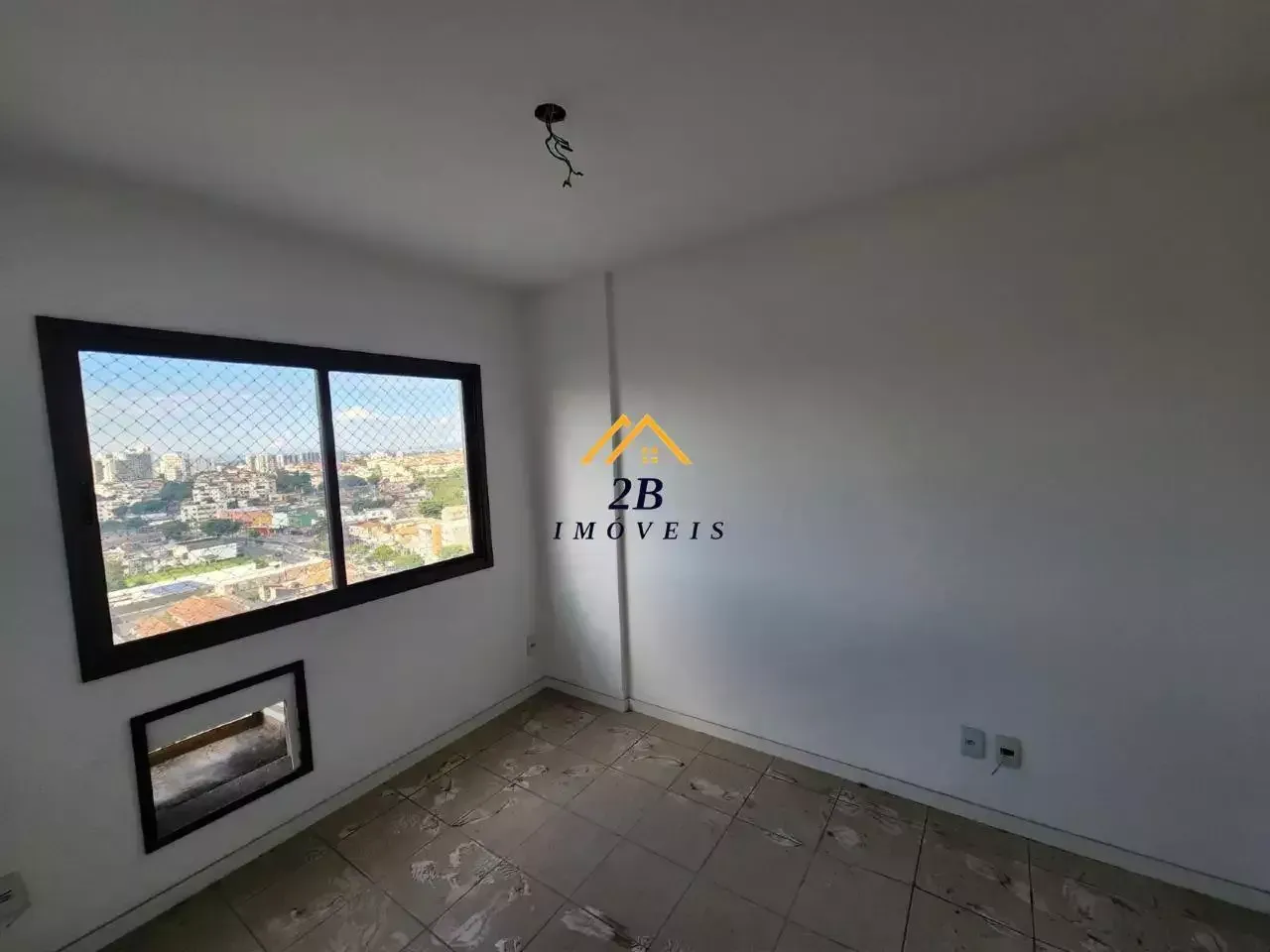 Unfurnished apartment with 3 bedrooms and 2 bathrooms — photo 11