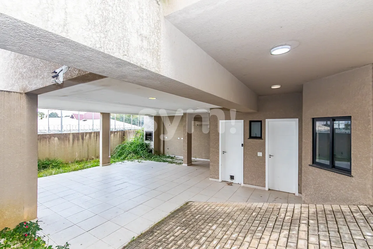 House in a gated community with 5 bedrooms and 3 suites — photo 7
