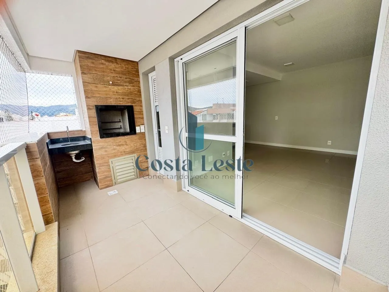 2-bedroom apartment with a grill on the balcony — photo 5