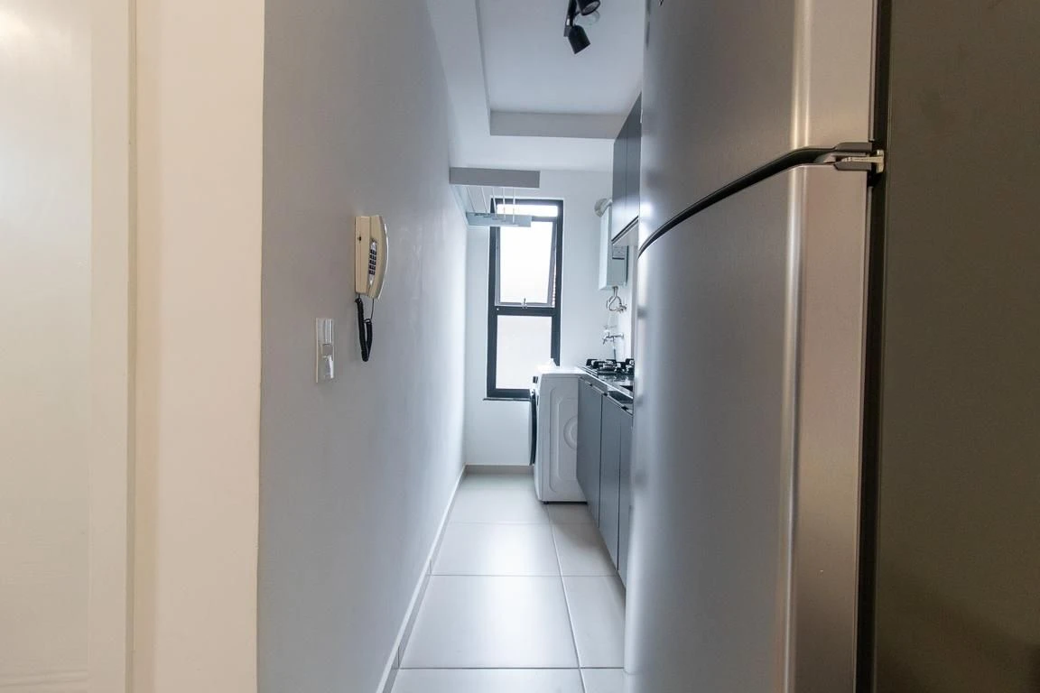 One-bedroom apartment with a washing machine in Curitiba — photo 4