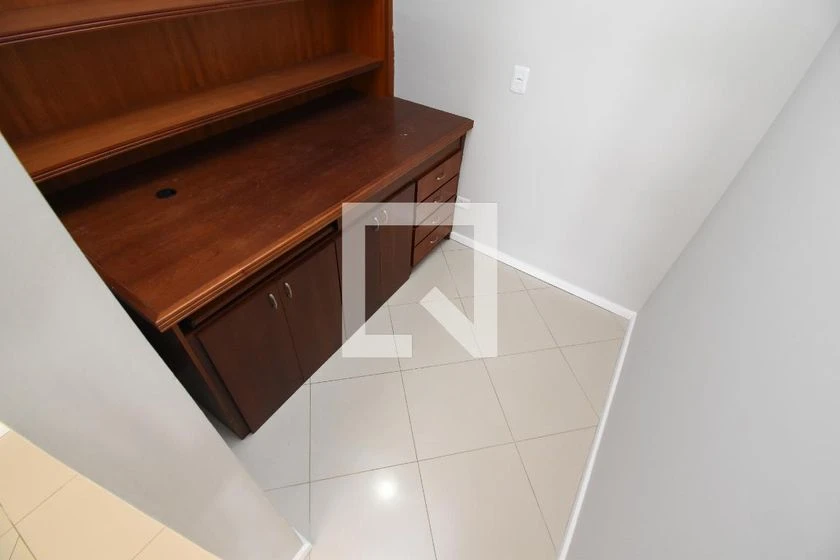 Орендна квартира з 3 спальнями і заскленим балконом — photo 12