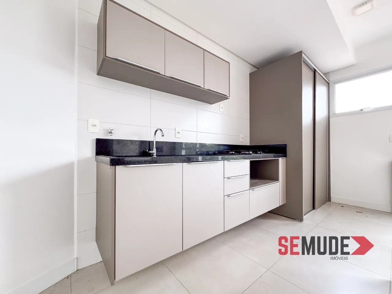 Apartamento mobiliado de 1 dormitório com cozinha integrada — photo 13