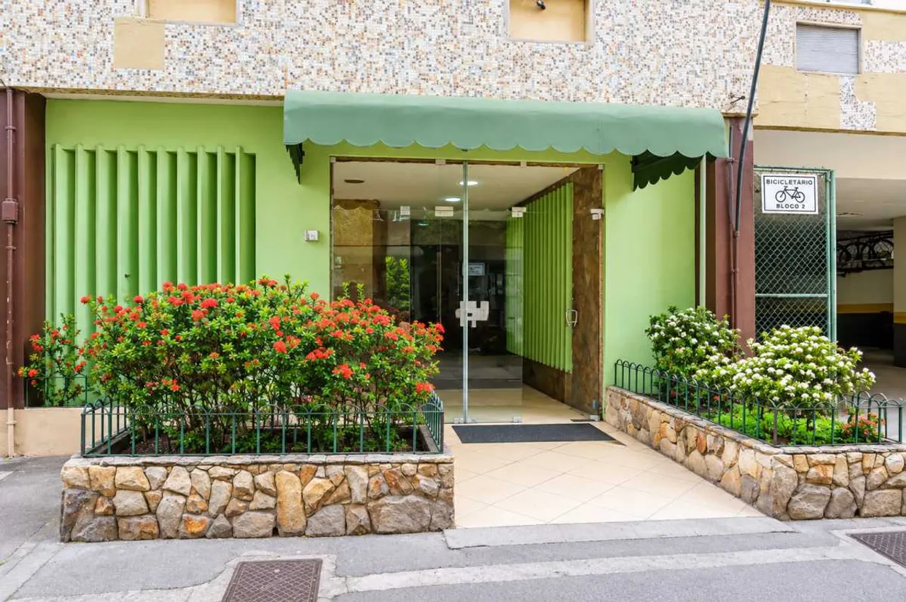 Apartamento de 2 quartos em condomínio com academia — photo 2