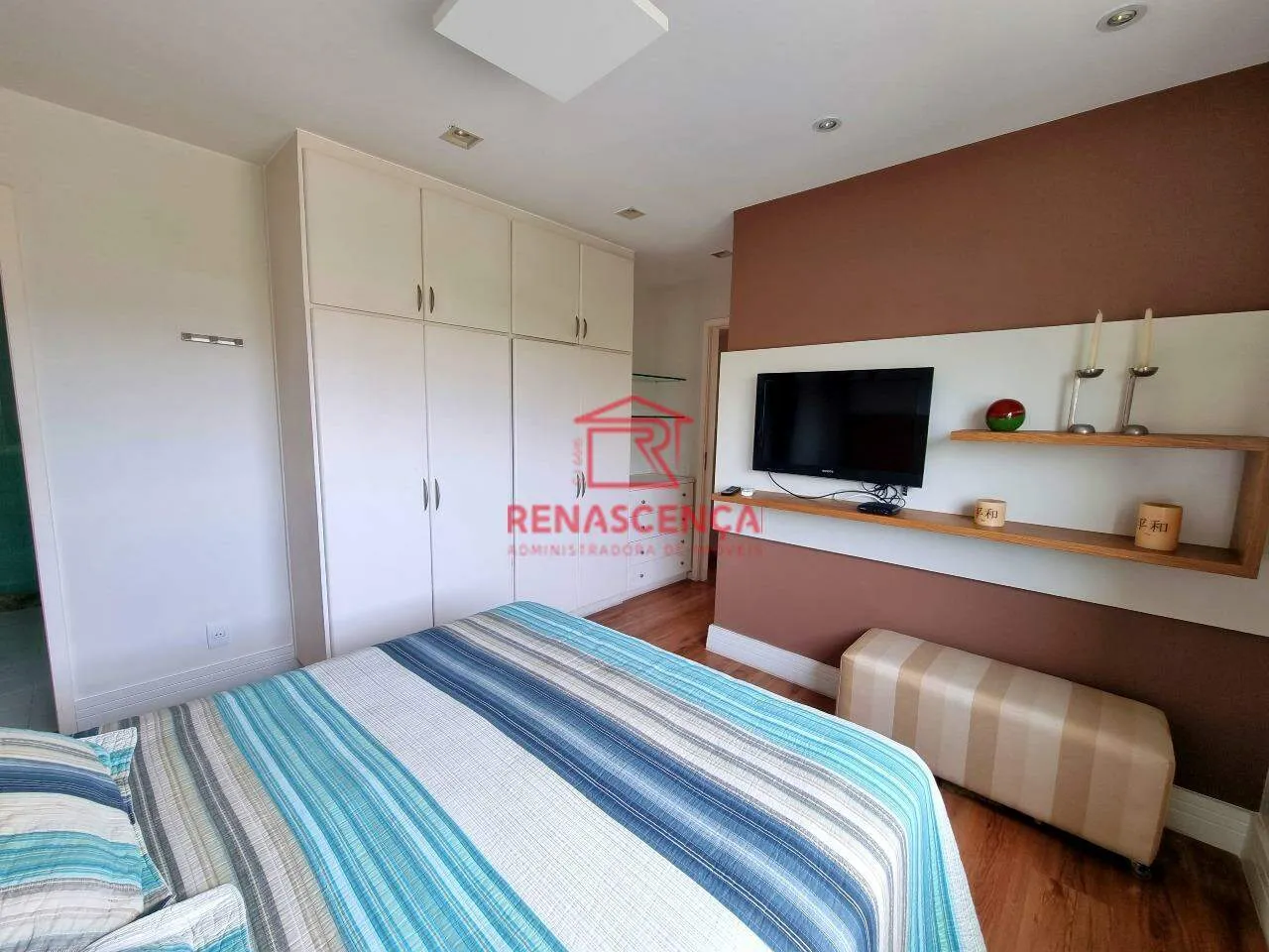 Furnished apartment with 3 bedrooms, 4 bathrooms and 2 parking — photo 13