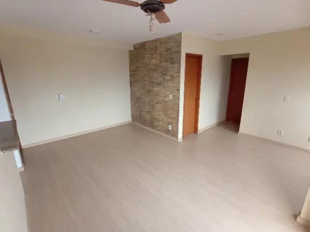 Unfurnished 2-bedroom apartment with open-plan gas kitchen — photo 17