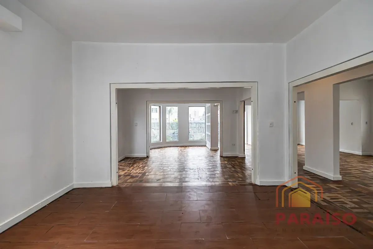 Деревянный пол или ламинат и 4 спальни: дом 165 м² — photo 12