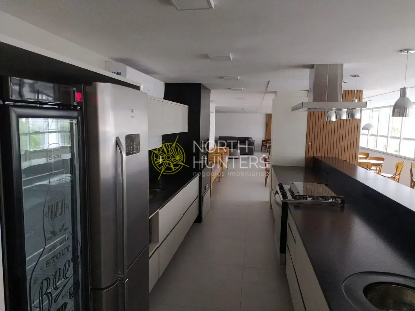 Квартира з 2 спальнями та відкритою кухнею і місцем — photo 34