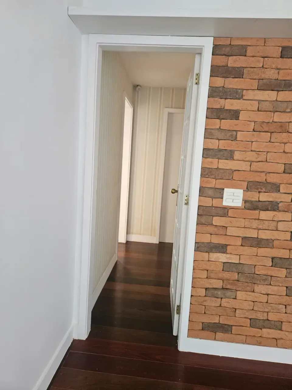 3-bedroom apartment with a glazed glass-in balcony — photo 20