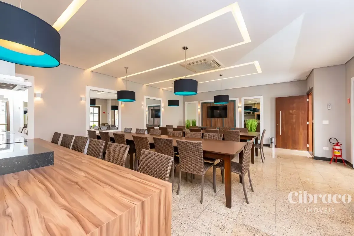250 m² apartment with 3 bedrooms and a balcony — photo 38