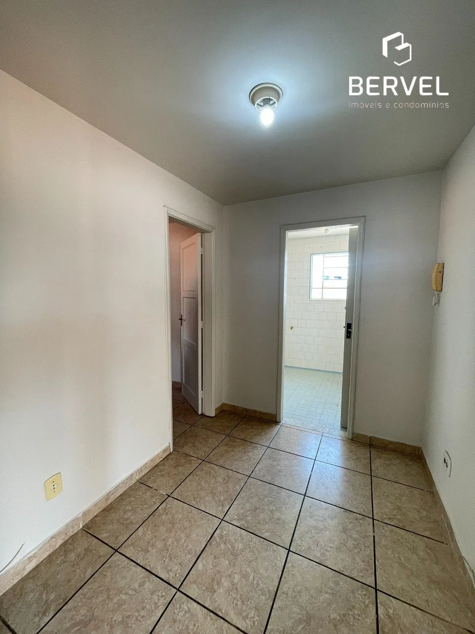 Unfurnished apartment with 2 bedrooms and tile floors — photo 7