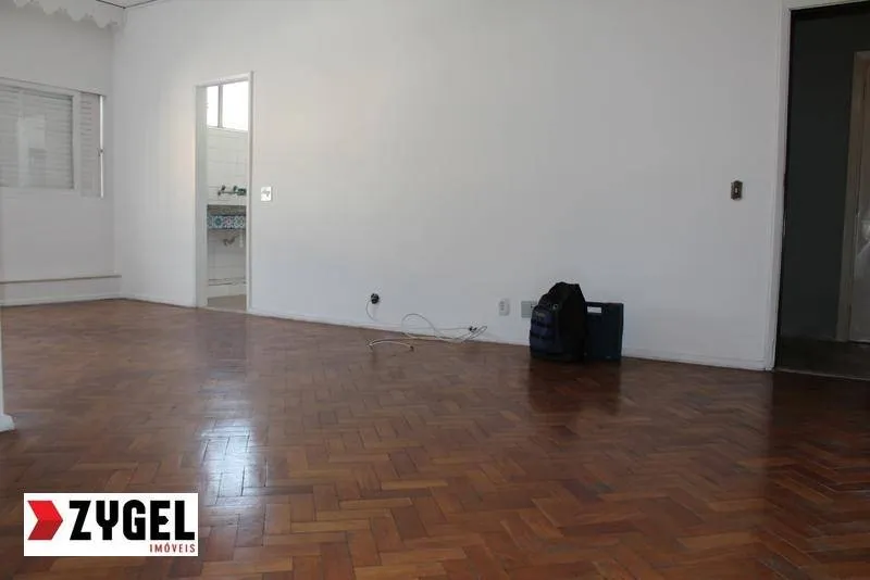 2-bedroom apartment with a closed-off kitchen — photo 13