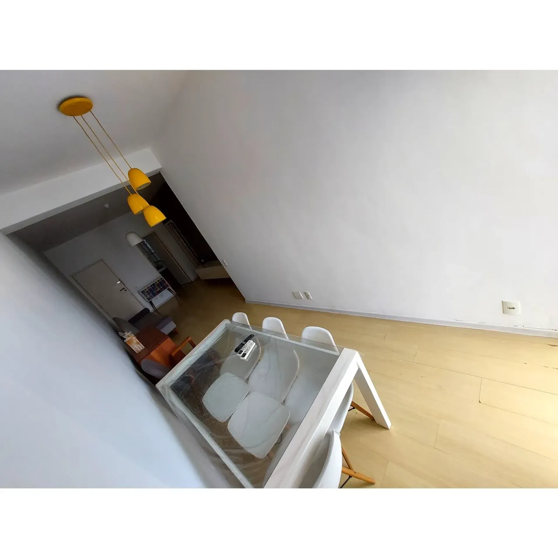 One-bedroom apartment with a washing machine — photo 32