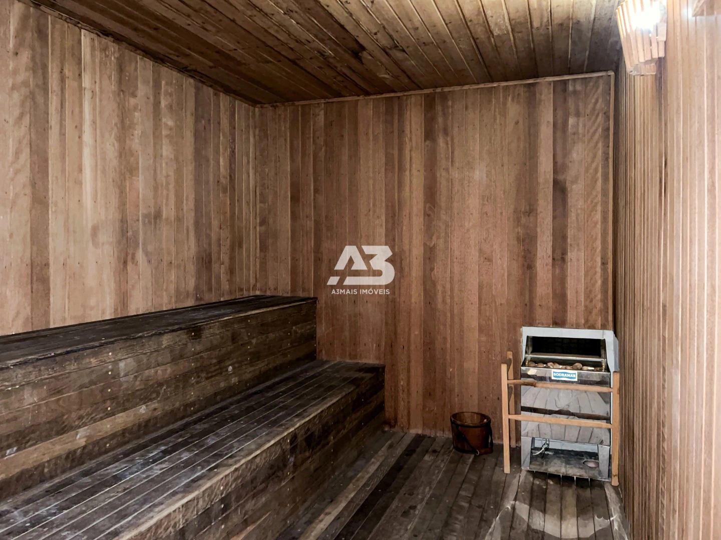 2-bedroom apartment in a building with a sauna — photo 25