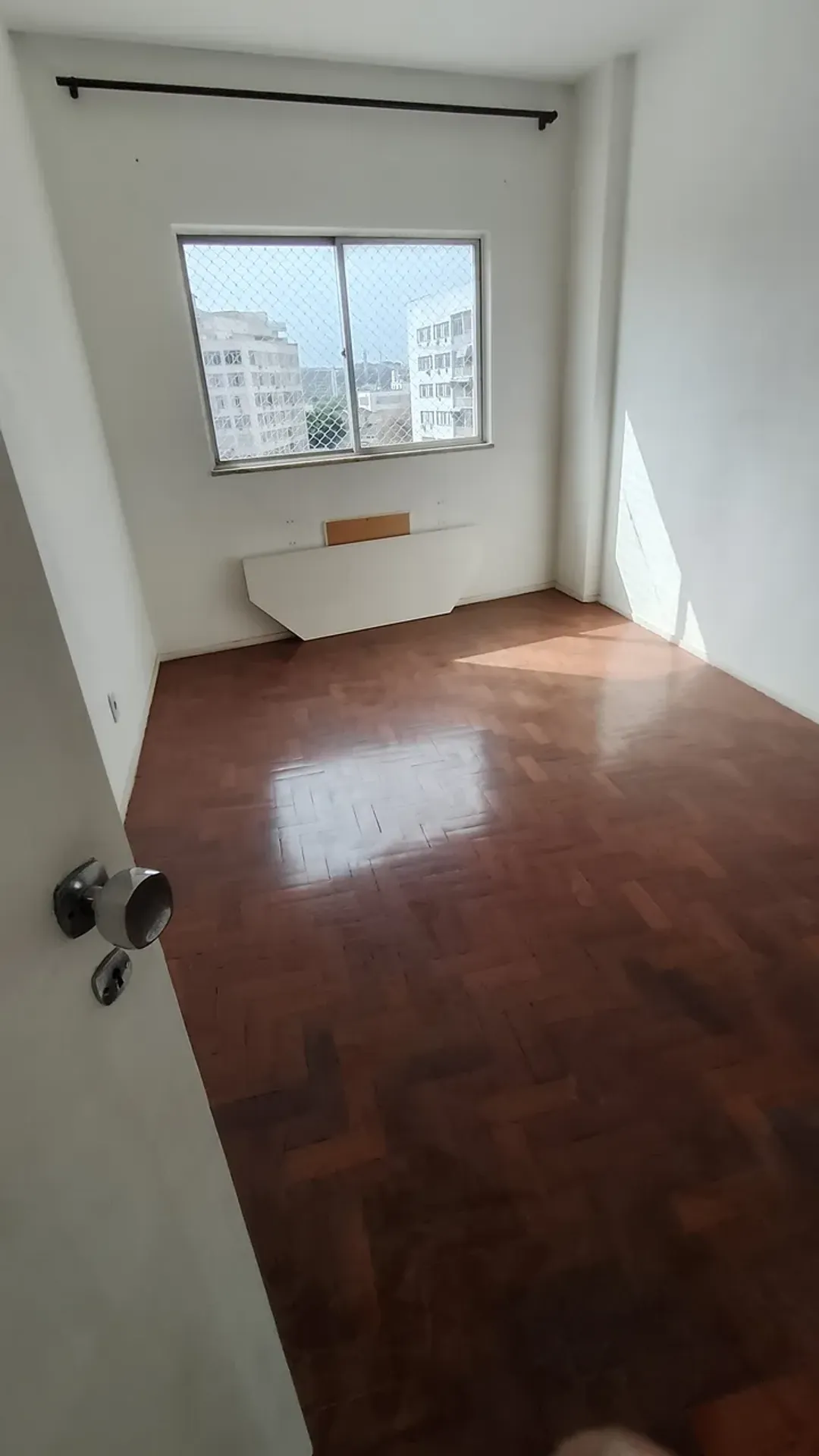 Apartamento no 4º andar com piso de madeira ou laminado — photo 9