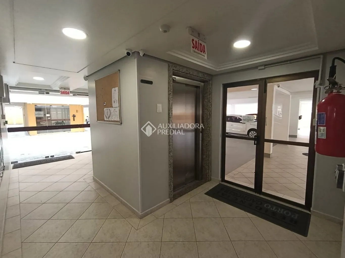 Penthouse-style apartment with 3 bedrooms and 3 baths — photo 13