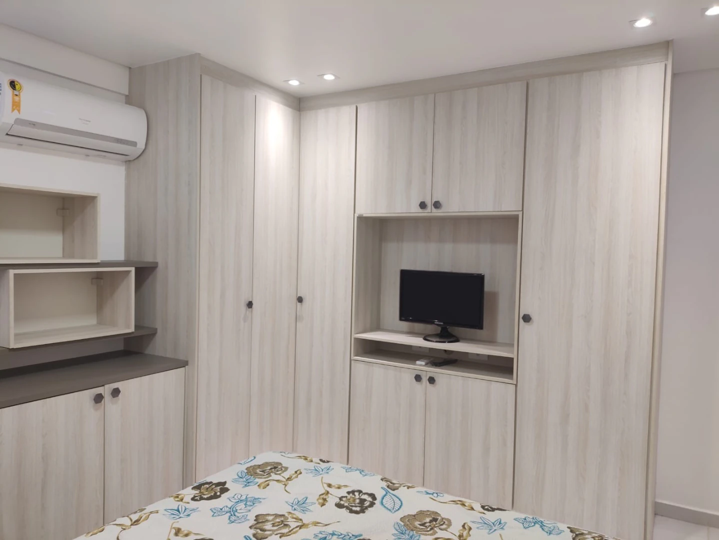 Квартира 92 м² із заскленим балконом та панорамними вікнами — photo 6