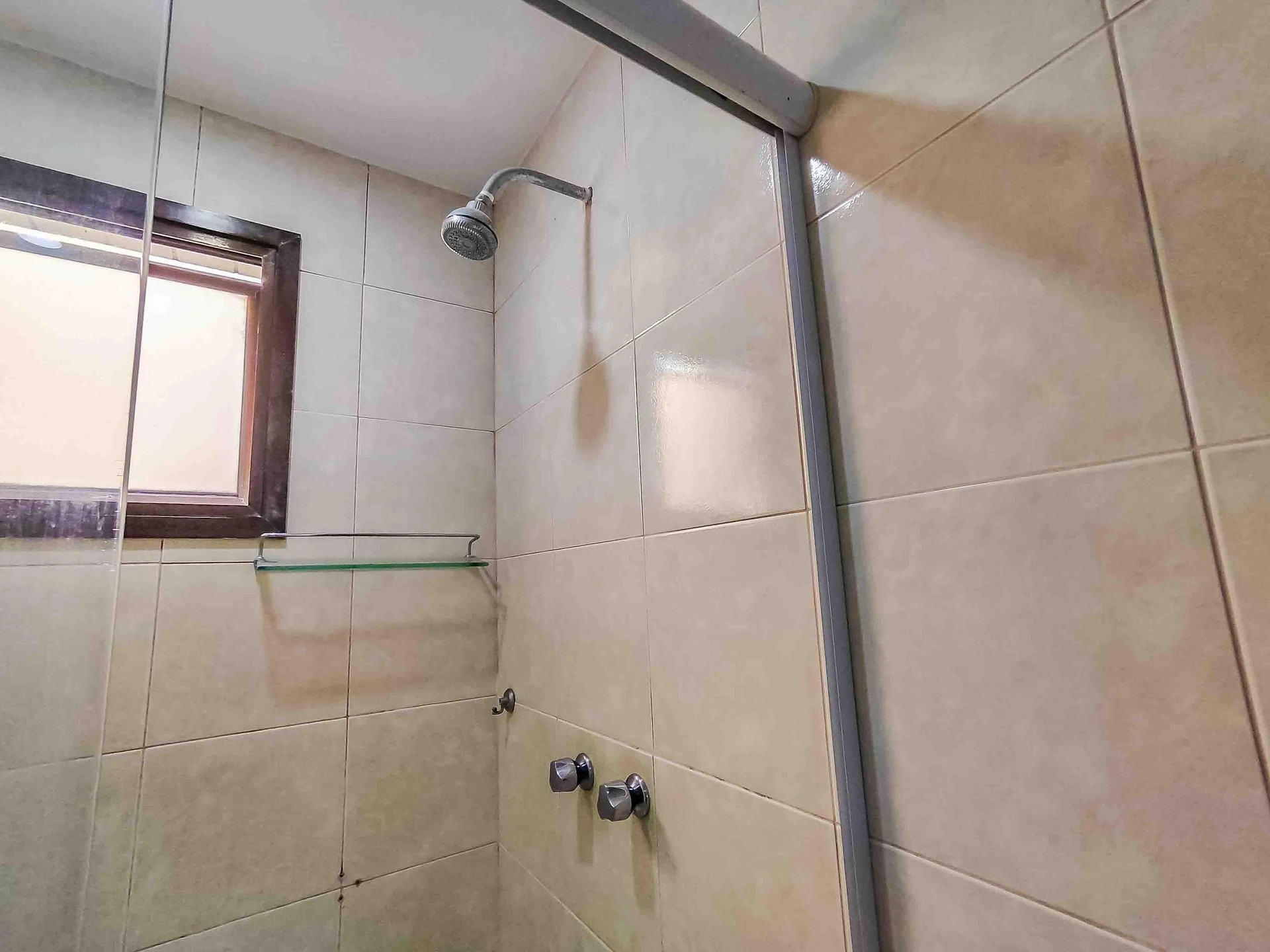 Apartamento sem mobília com 3 quartos e área de lavanderia — photo 22