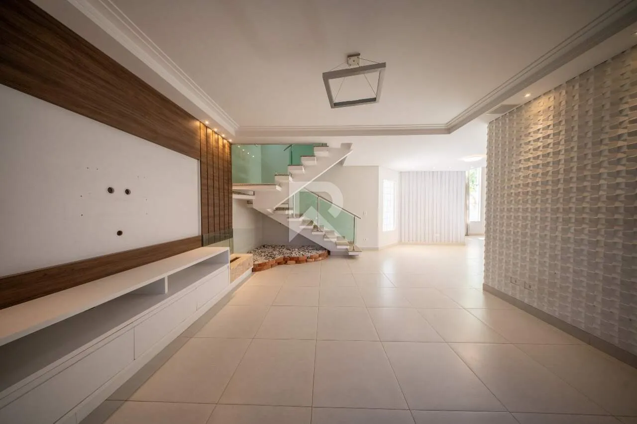 House with 4 bedrooms, private garden and 4 parking — photo 11