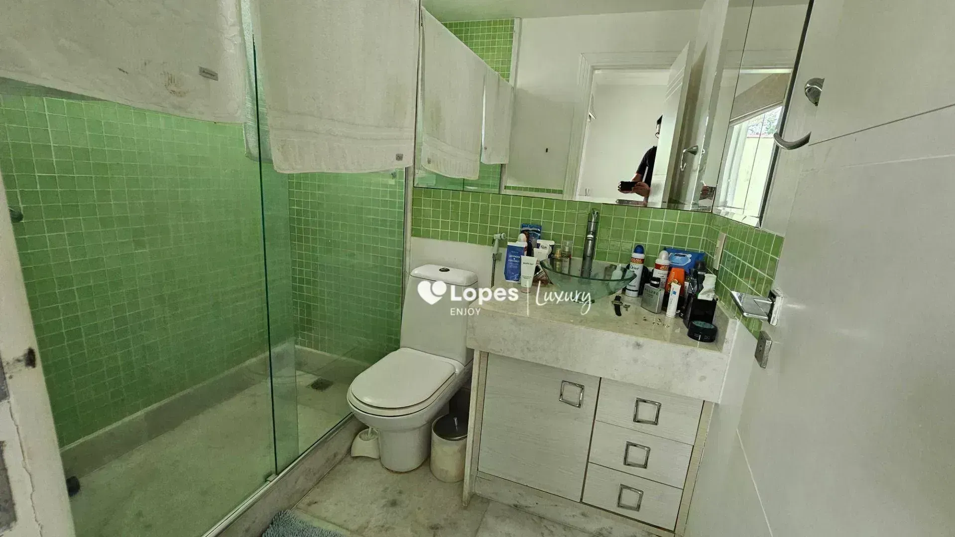 Furnished house with 6 en-suite suites and a private pool — photo 36
