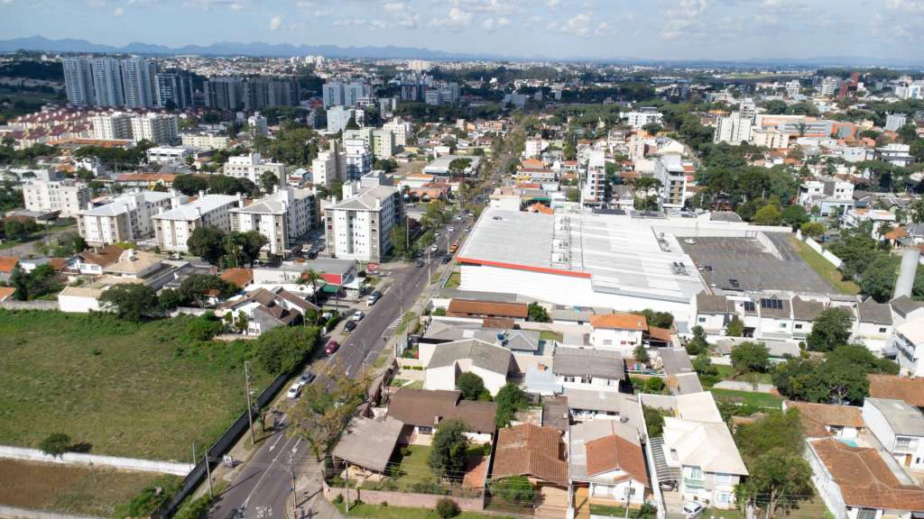 390 m² house with 4 bedrooms and 4 parking spaces — photo 3