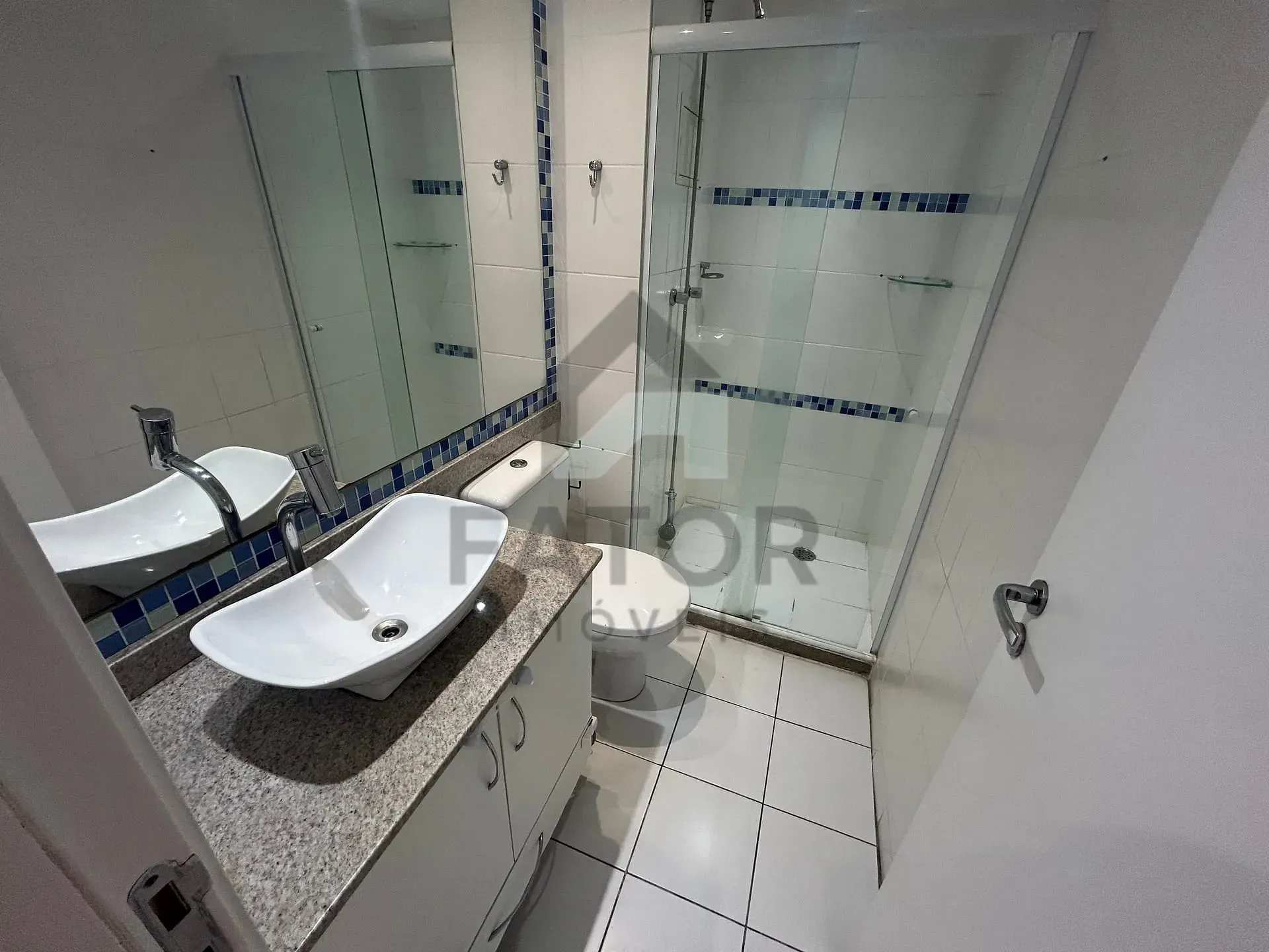 Rental apartment with 3 bedrooms, 3 baths and balcony — photo 23