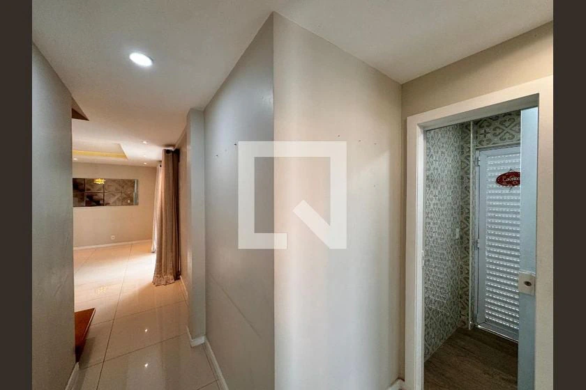 4-bedroom apartment in a building with a sauna — photo 25