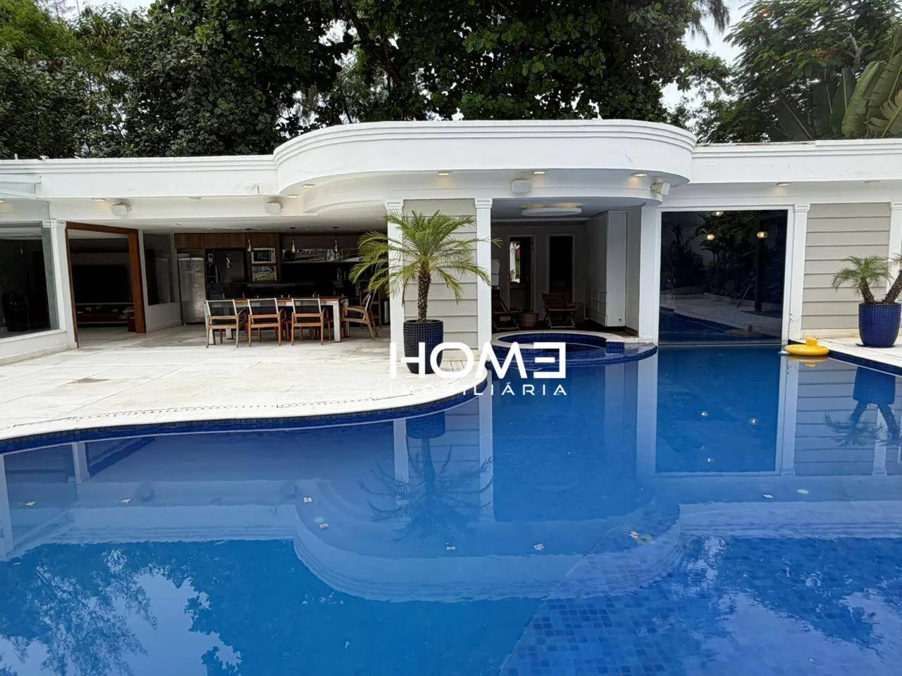 Furnished house with 6 en-suite bedrooms and barbecue — photo 110