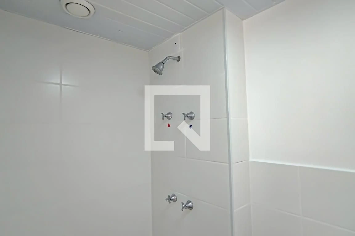 Apartamento de 2 quartos em condomínio com academia — photo 10