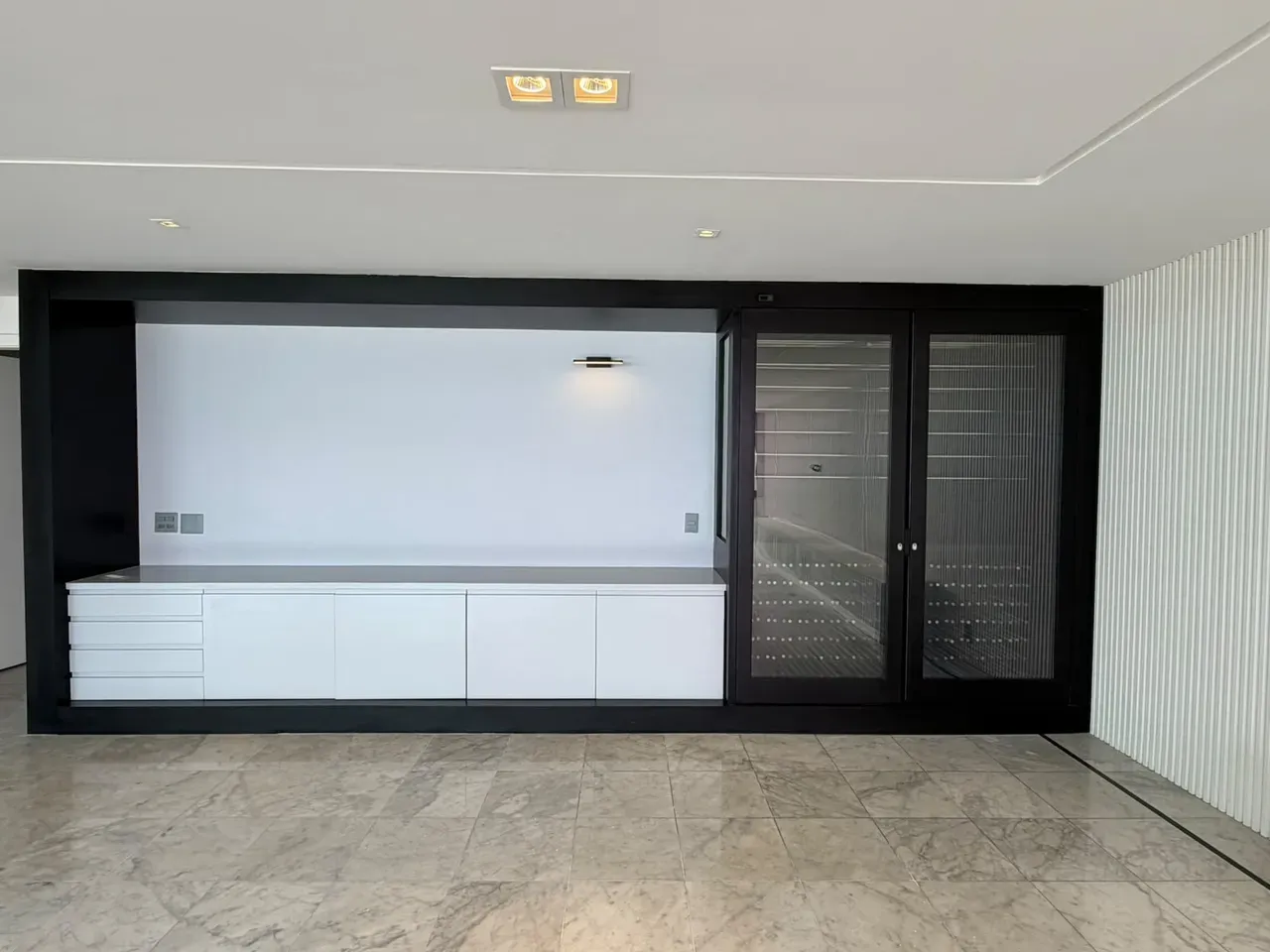 Apartamento de 465 m² com vista para a água e banheira — photo 29
