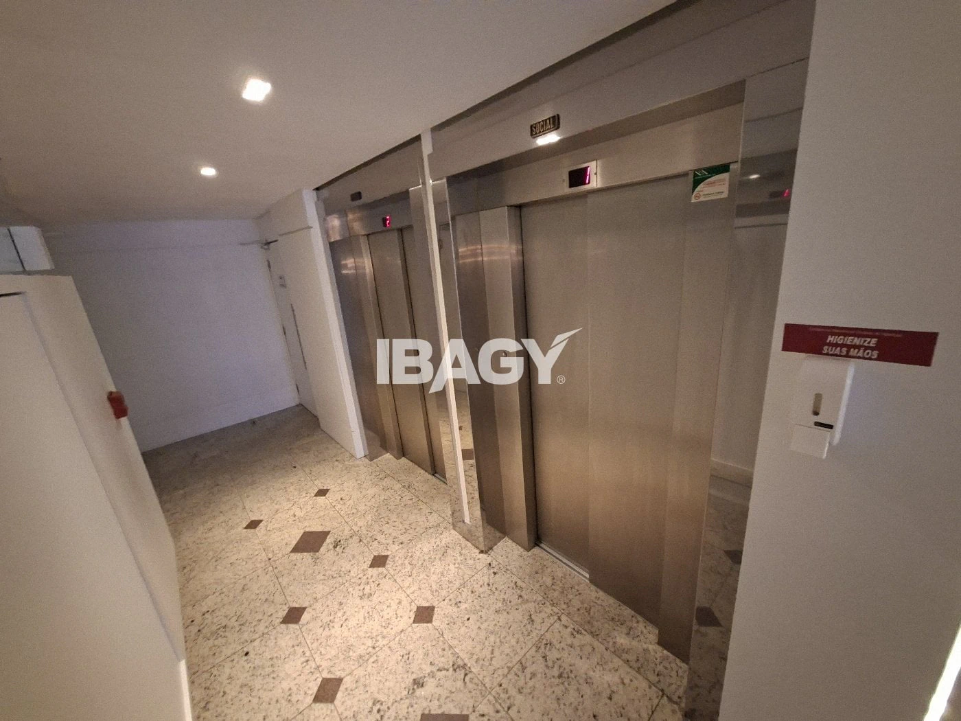 3-bedroom apartment with a bathtub in Florianópolis — photo 25