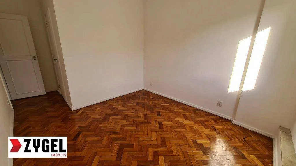 2-bedroom apartment with a closed-off kitchen — photo 4