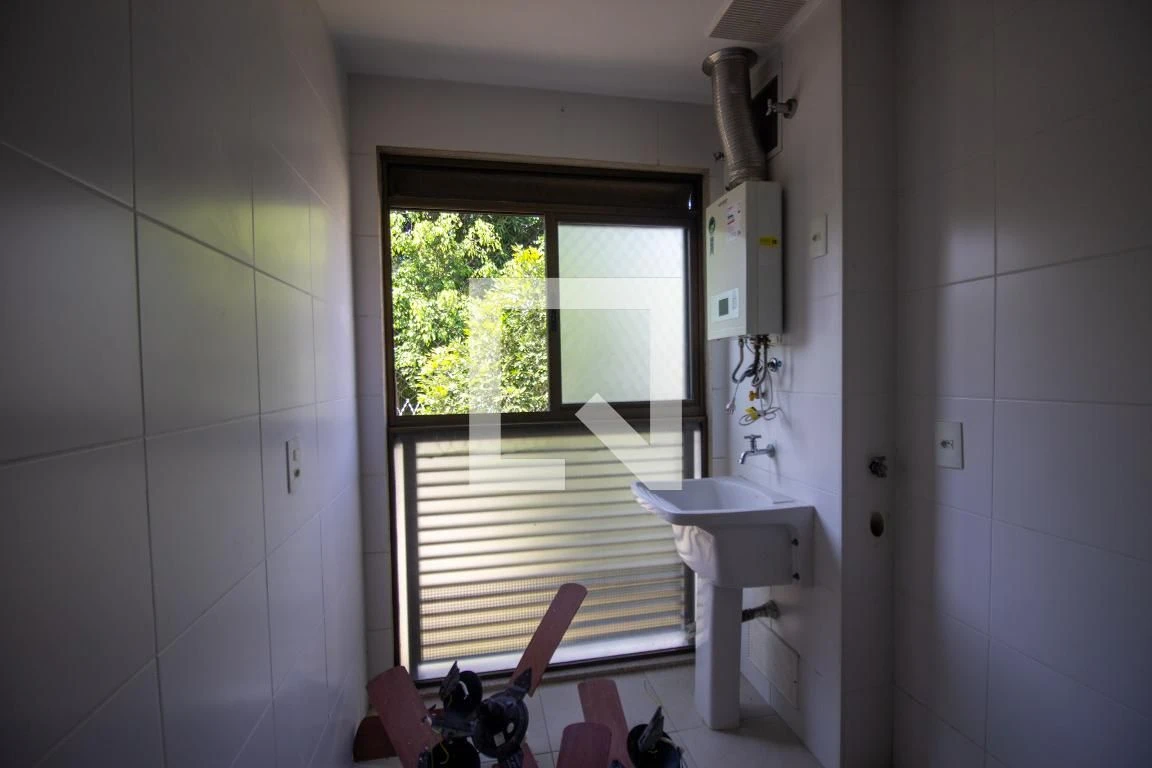 Rental apartment with 2 bedrooms and condo pool access — photo 30