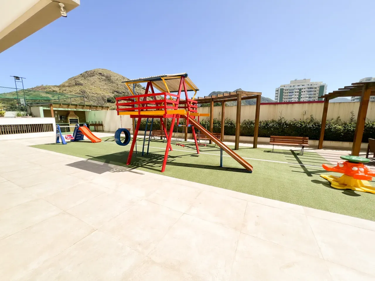 Mountain view in a 2-bedroom apartment, 70 m² — photo 13
