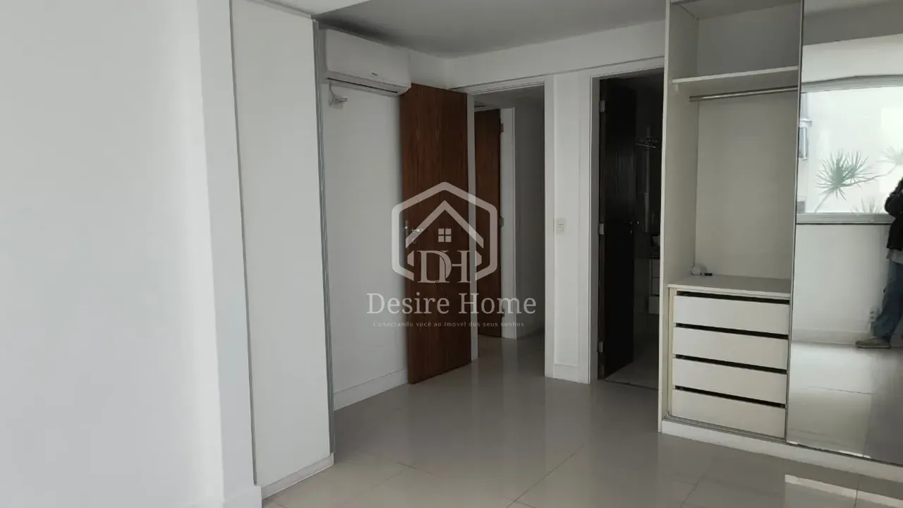 Apartment, 198 m², with a glass-enclosed balcony — photo 8