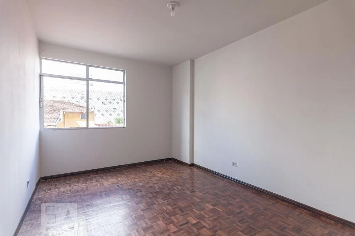 Unfurnished apartment with 3 bedrooms and 1 bathroom — photo 11