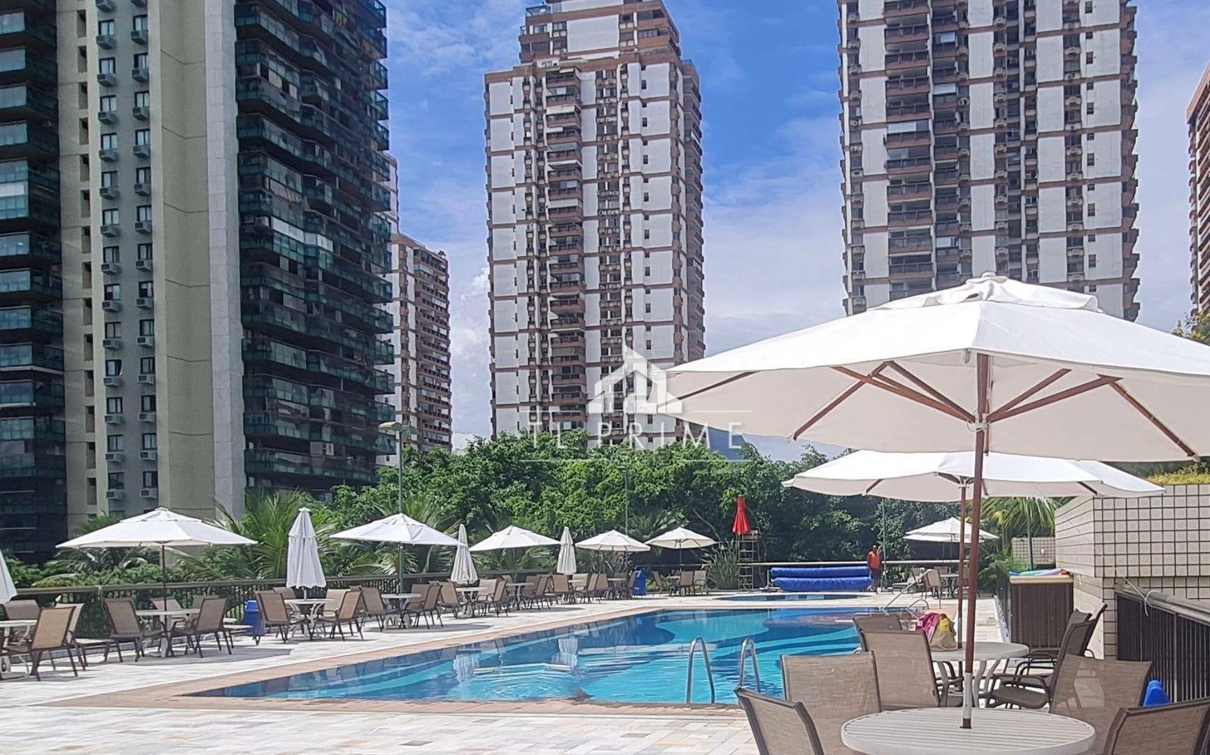 4-bedroom apartment with a private pool — photo 21