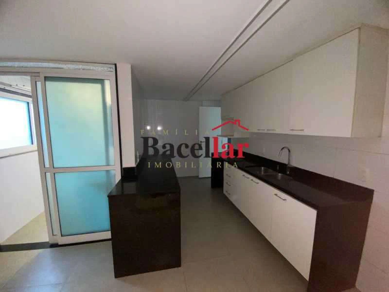 Apartamento con 4 suites y 229 m² con cocina cerrada — photo 15