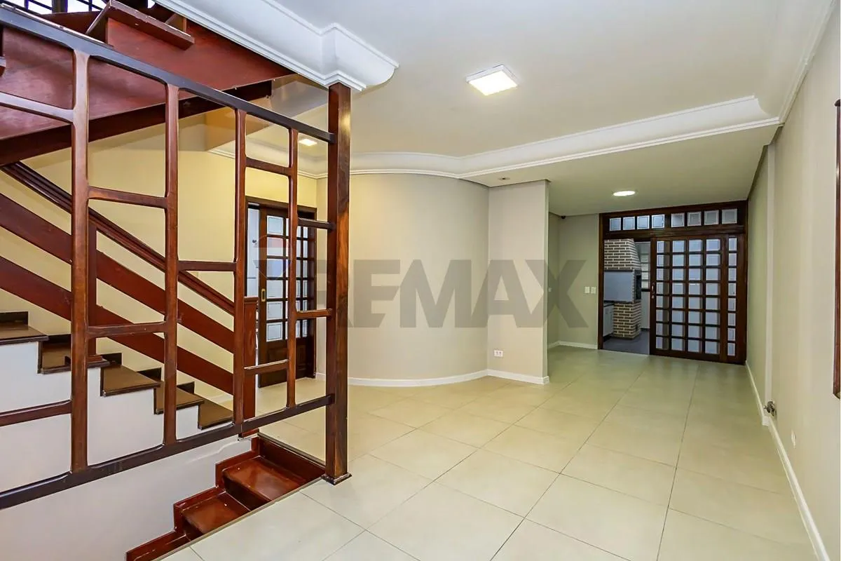 Casa de 303 m² com 4 quartos e churrasqueira privativa — photo 7