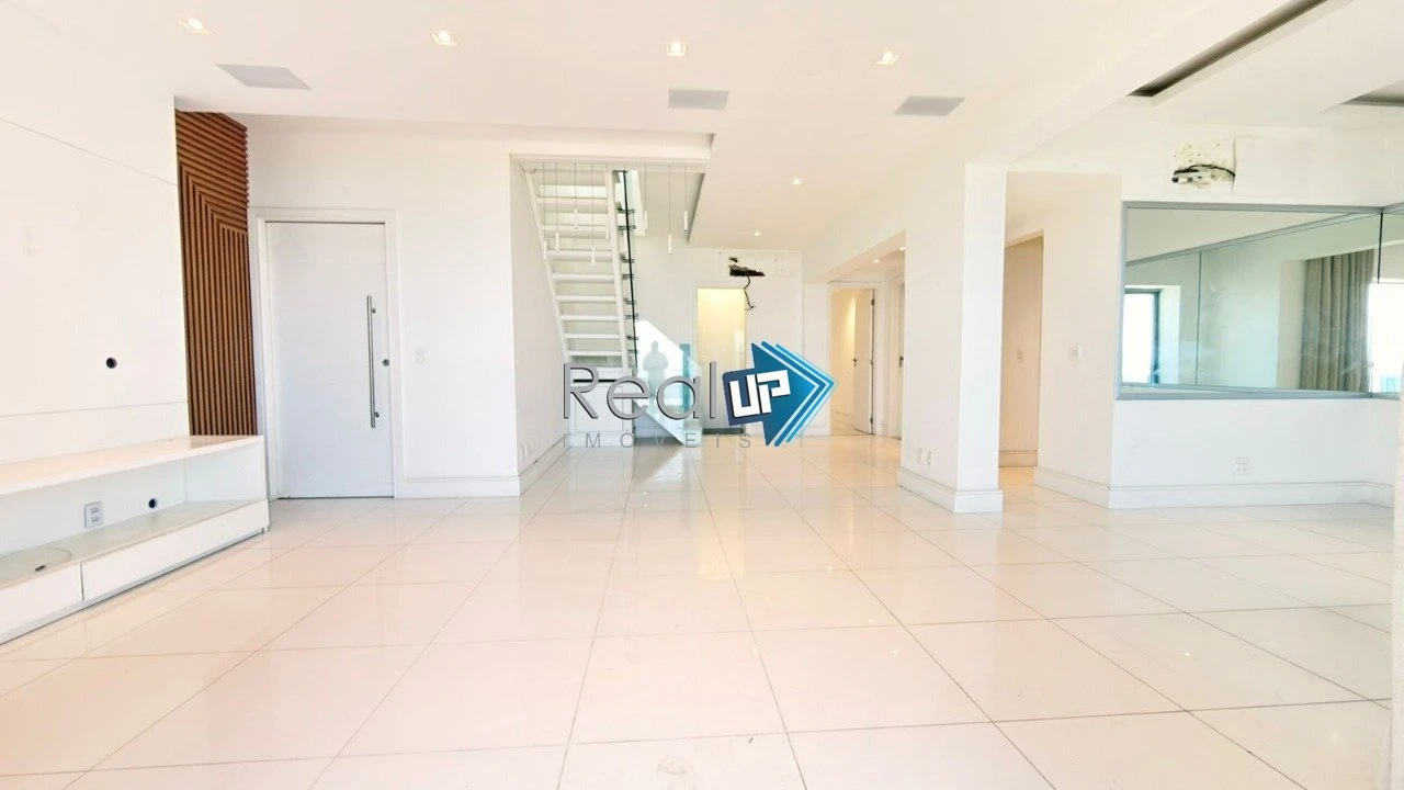 Rooftop apartment with balcony and 4 bedrooms, 5 baths — photo 9