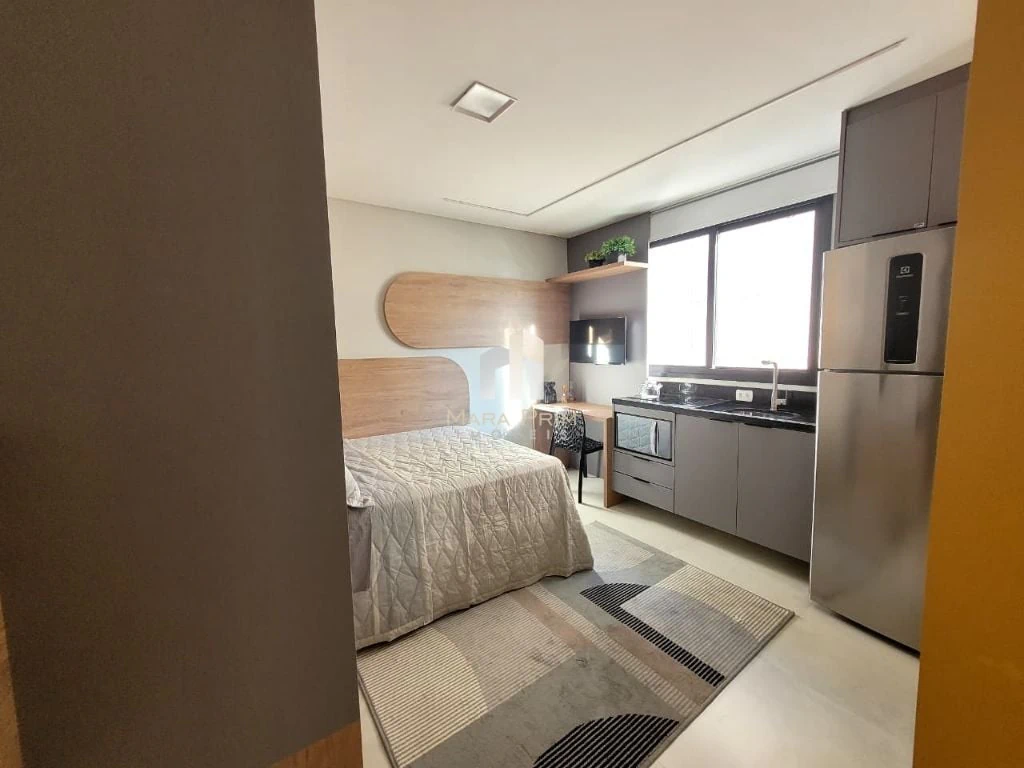 Студия 17 м² с панорамными окнами и рабочим местом — photo 3