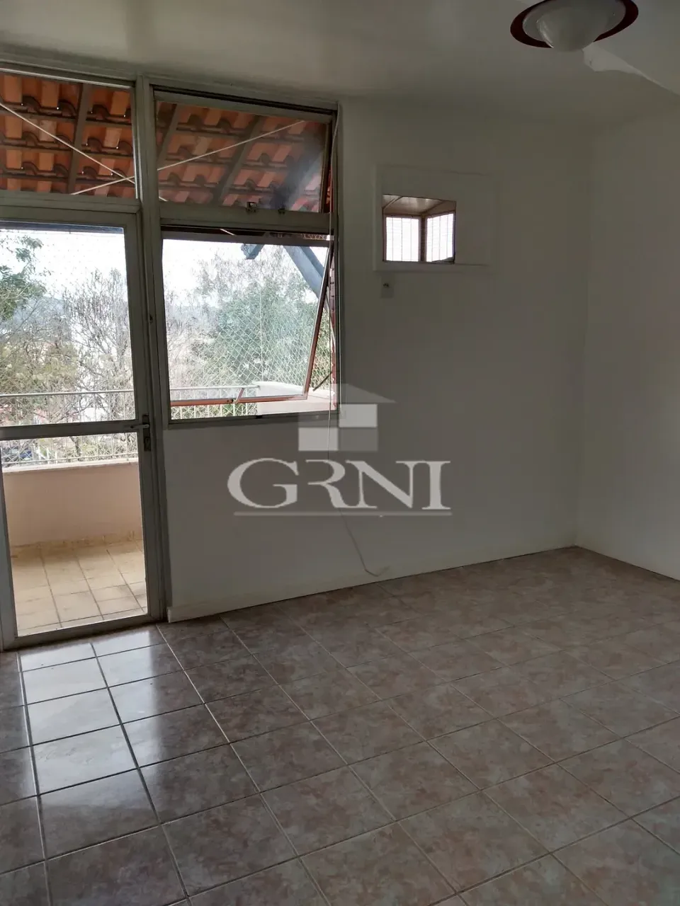 Apartamento sem mobília com 2 quartos e varanda — photo 4
