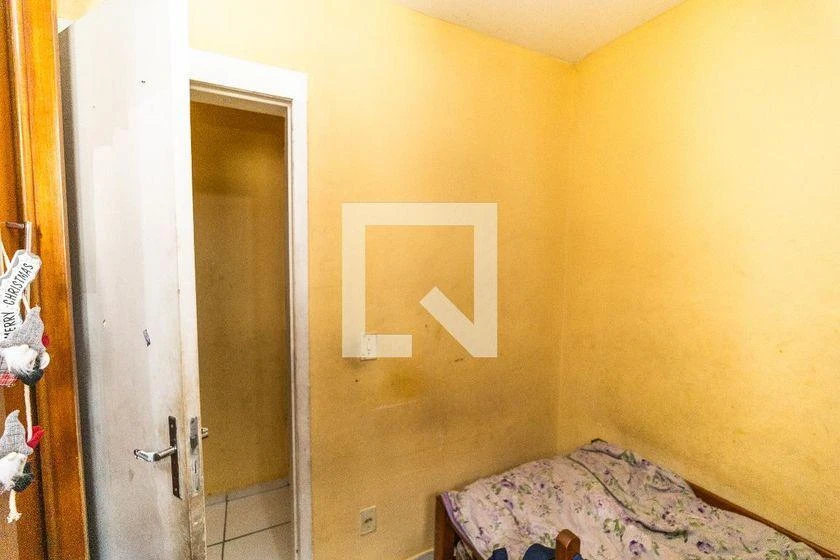 2-bedroom apartment in a building with a pool — photo 20