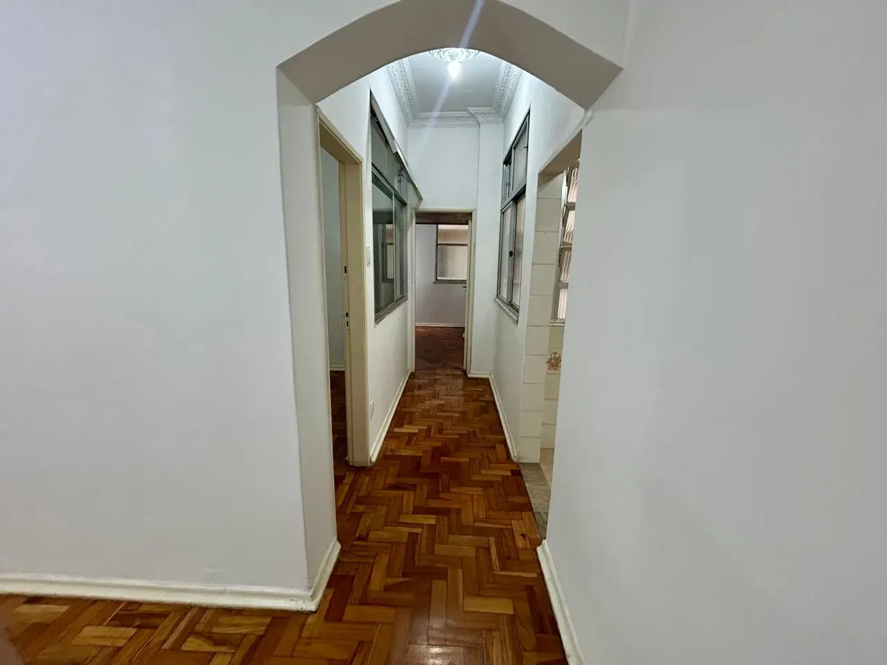 Wood or laminate floors in a 2-bedroom apartment, 59 m² — photo 15